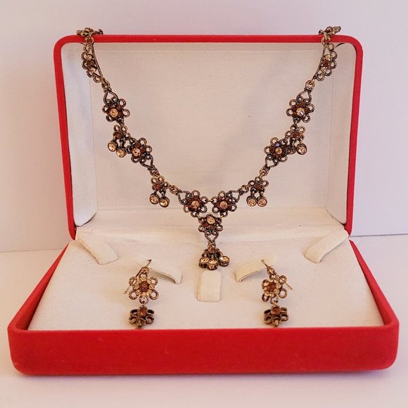 Necklace & Earrings Set in Velvet Storage Box *NEW* - Picture 2 of 4